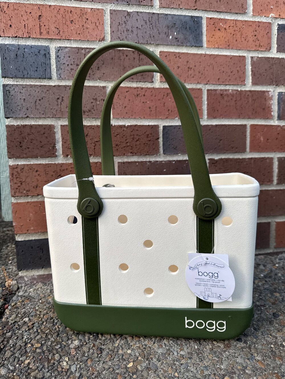 11" Bogg bag varsity hue collection olive green, chic green